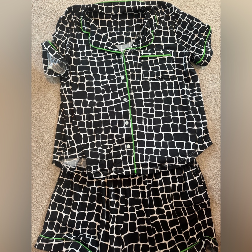 kate spade Black and White Kids Pajama Set with Green Trim